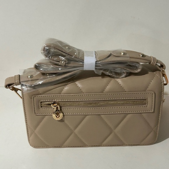 Valentino by Mario Valentino Tan Quilted Crossbody Camera Bag NWT - Picture 5 of 11
